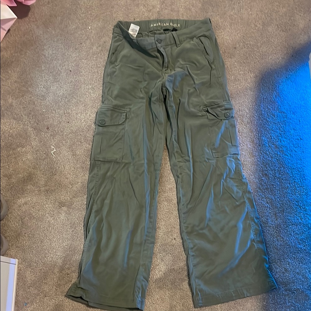 American Eagle Outfitters Green Cropped Pants Relaxed Fit